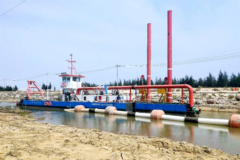 絞吸式挖泥船怎么前移
